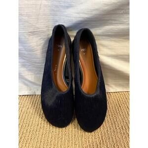 Beautiful Zara furskin flats